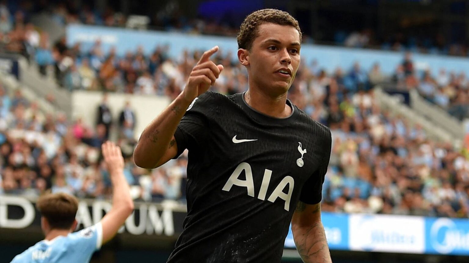Frank must x 4/10 Spurs guy who lost 100% of his duel