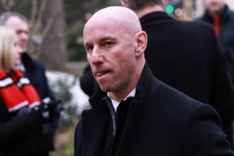 Nikki Batt claims that the man has a "top player."