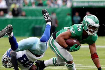 The NFL season begins on Thursday with the Cowboys Eagles. Lamar Jackson surpasses the QB power rankings