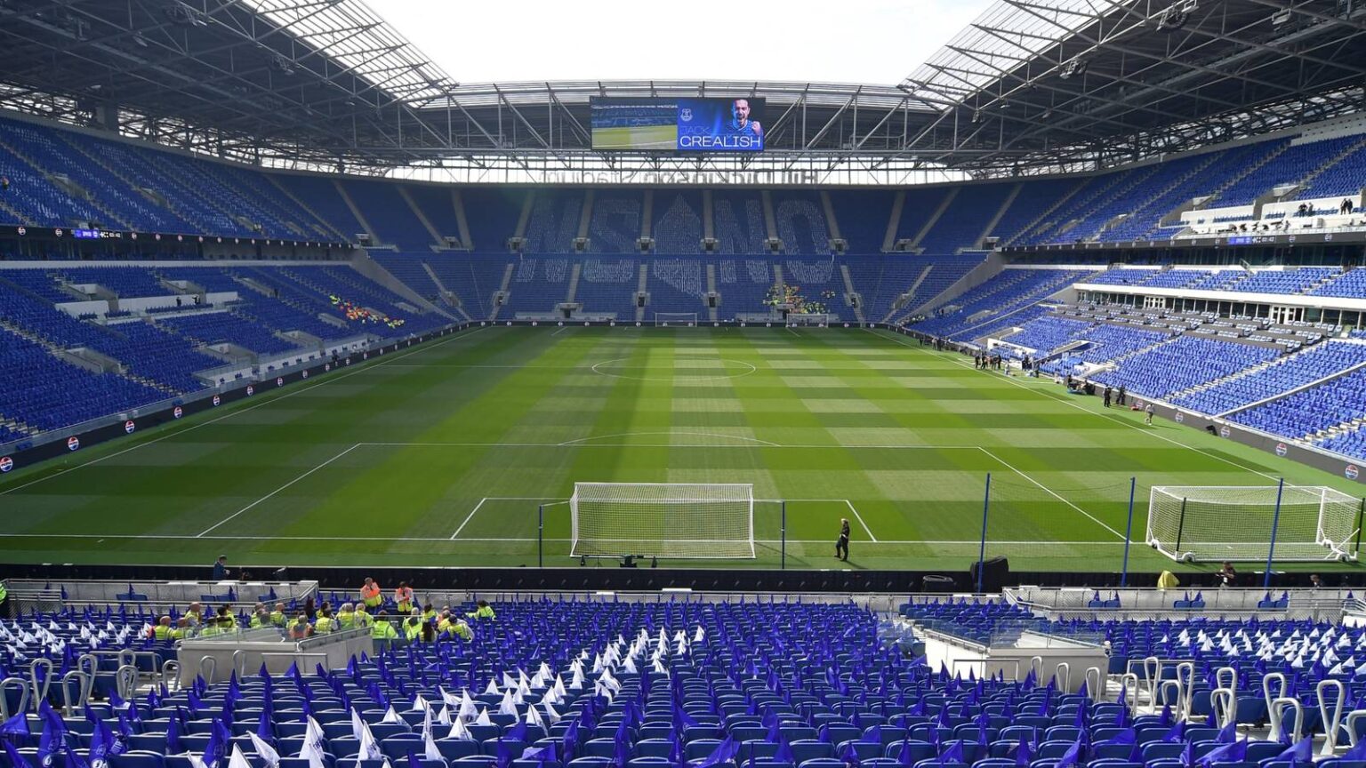 The defender who won Everton could now be "happily joining"