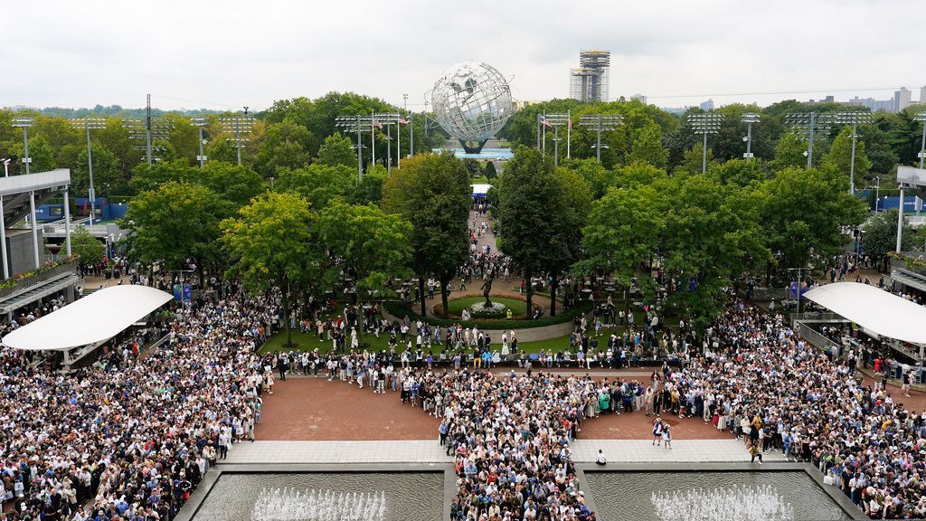 US open fans are stuck in line as Trump's attendance causes delays