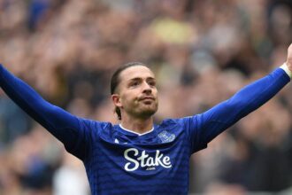 4/10 Everton Dud was saved by Grealish & Ndiaye