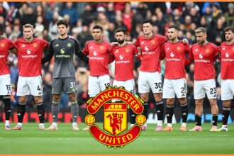 Manchester United players lining up before the Sunderland game