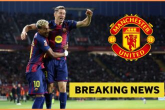 Lamine Yamal and Robert Lewandowski celebrate for Barcelona