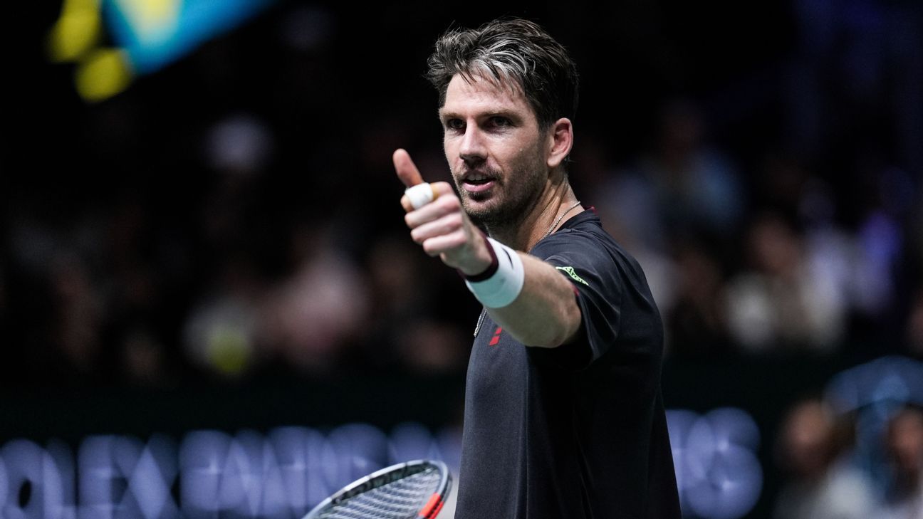 Norie defeats top-ranked Alcaraz in second round of Paris Masters