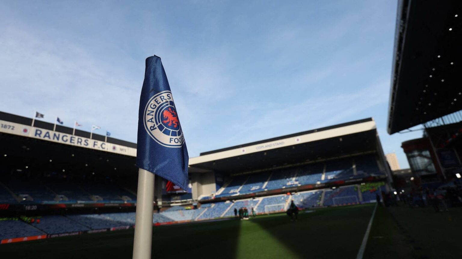 Rangers consider throwing away Gerrard, Roll and Dish, leading coaches to huge wages for Ibrox