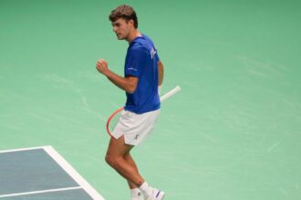 Flavio Cobolli's dominant victory sends Italy to the Davis Cup semi-finals