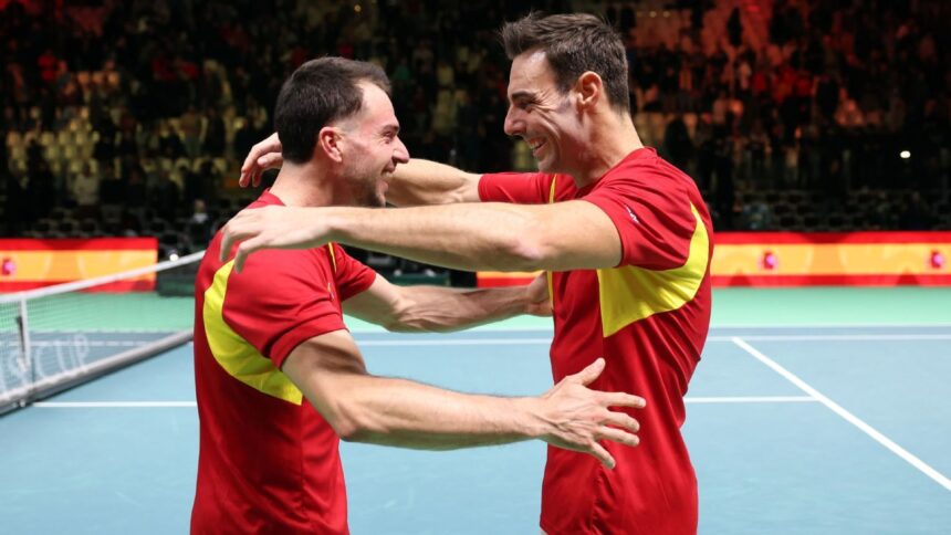 Granolles and Martinez help Spain reach Davis Cup final