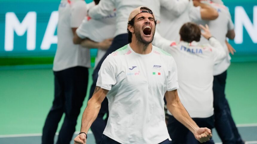 Italy beats Spain 2-0 to remain in the Davis Cup