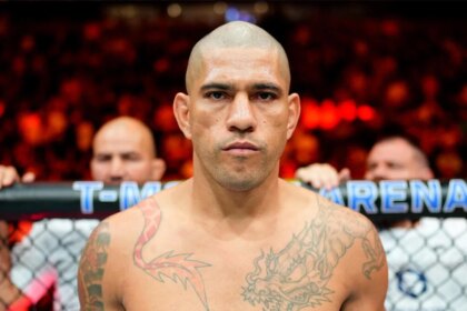 Alex Pereira breaks his leg in his win over Magomed Ankalaev. According to reports, the opponent came out with a rib injury