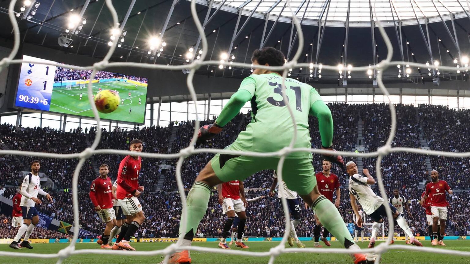 Amorim must bravely sit on the bench as Manchester United's favorite 5/10