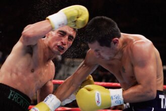 Super Featherweight Title: Erik Morales vs Marco Antonio Barrera