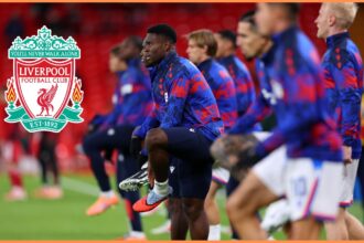 Marc Guehi warming up for Crystal Palace