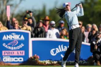 Caitlin Clark makes a hell of a putt at the Annika Pro-Am