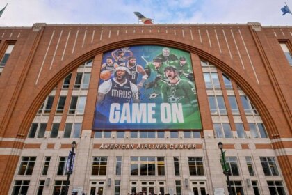 Mavericks-Stars lawsuit: Dallas franchises at odds over American Airlines Center