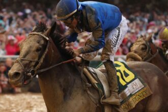 Kentucky Derby winner Sovereign runs in Breeders' Cup