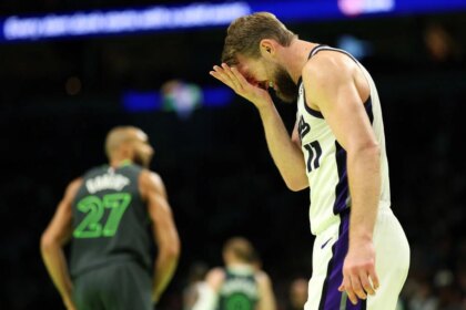 Domantas Sabonis injured: Kings center will be out at least 3-4 weeks with knee injury
