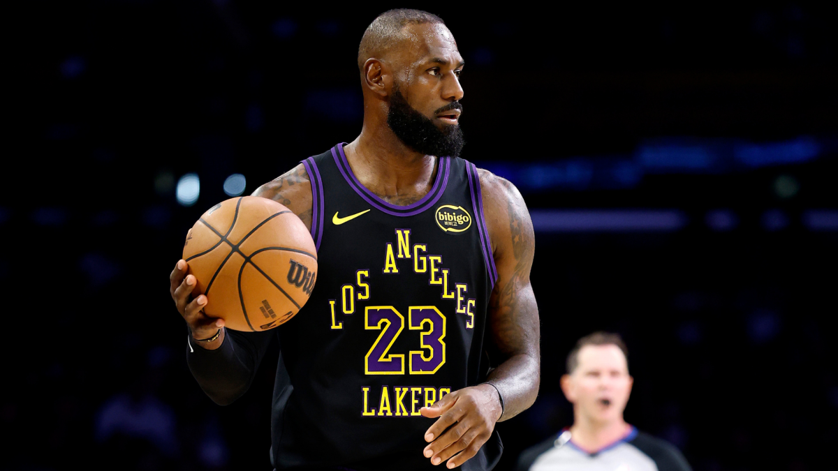 LeBron James makes season debut: Lakers star selflessly finds way to adapt quickly