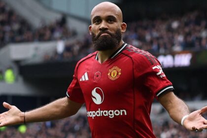 Manchester United renew interest in 'new Maradona' for £57m