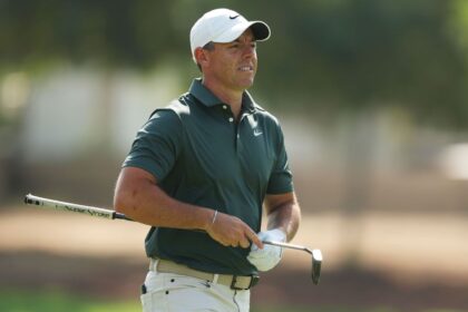 Rory McIlroy shares lead in Dubai, moves closer to European title