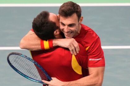 Spain defeats Czech Republic and advances to Davis Cup semi-finals