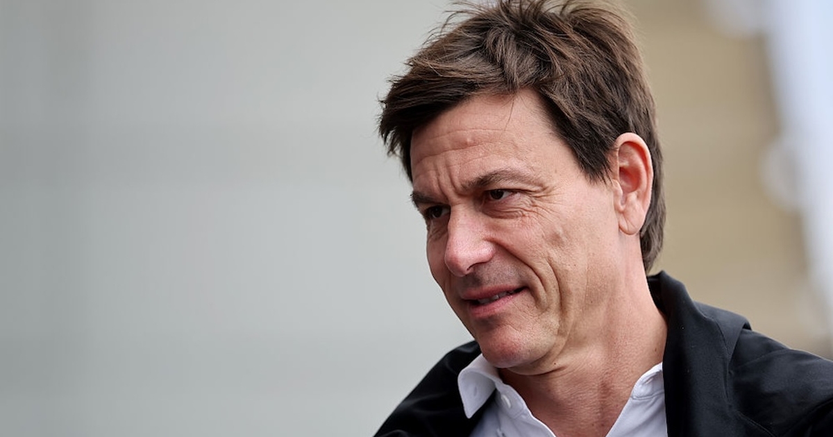 Wolff has no plans to sell additional Mercedes shares