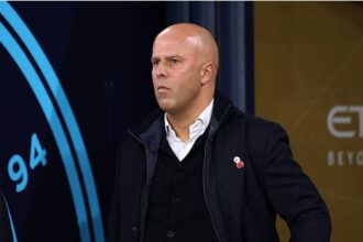 Fabrizio Romano says Liverpool still support Arne Slott