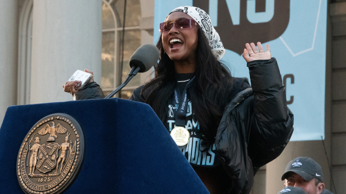Gotham takes NWSL Championship victory lap to New York City Hall to celebrate surprise title: "Underdog My Ass"