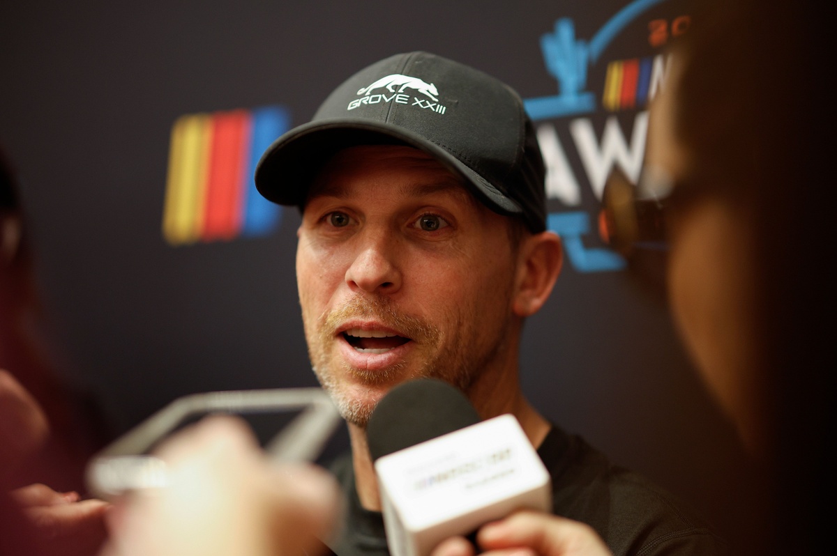 Denny Hamlin seeks apology from SiriusXM NASCAR host over lawsuit criticism