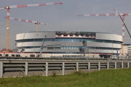 The size of the 2026 Olympic hockey rink could jeopardize NHL players' ability to return to competition.