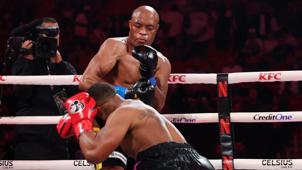 Anderson Silva knocks out Tyron Woodley on Jake Paul vs. Anthony Joshua undercard