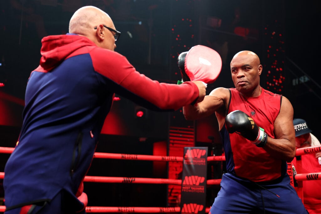 Anderson Silva in public training