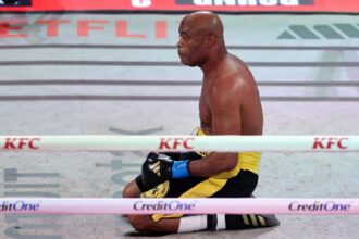 Anderson Silva celebrates KO win over Tyron Woodley