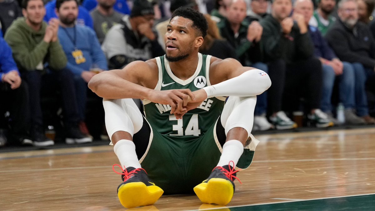 Giannis trade rumors, denials, injury scare and return: Inside the Bucks' wild night