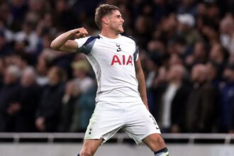 'He's unbelievable' - Van de Ven admires Spurs' big-money star