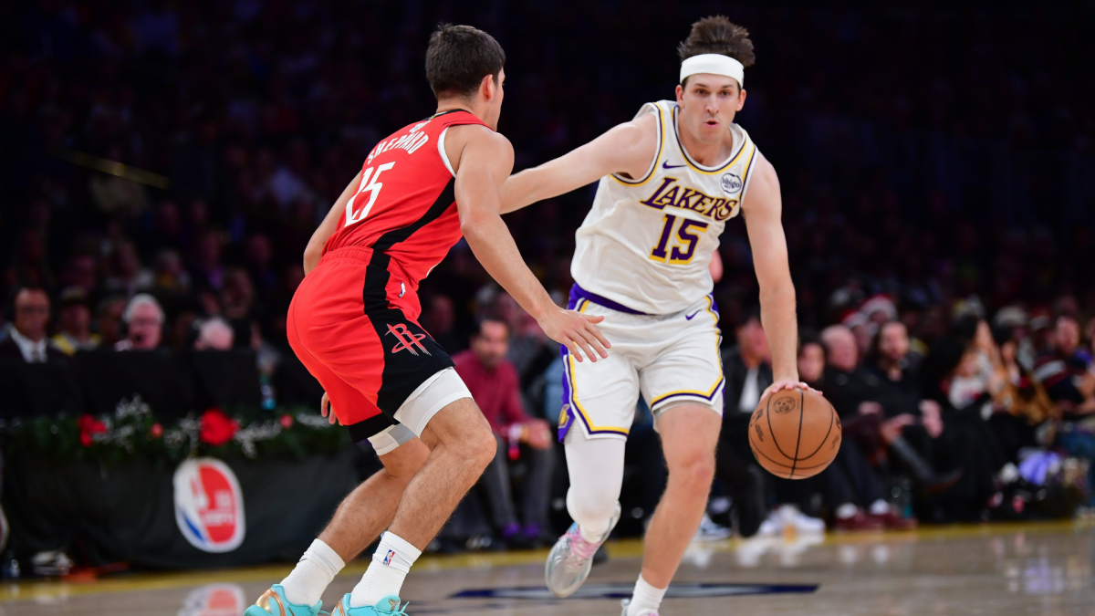 Austin Reaves injured: Lakers star guard (calf) out for at least four weeks, reports say