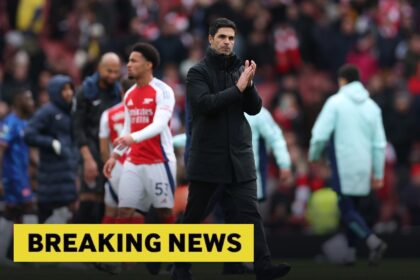 Mikel Arteta applauds the Arsenal fans after the 1-0 win over Chelsea