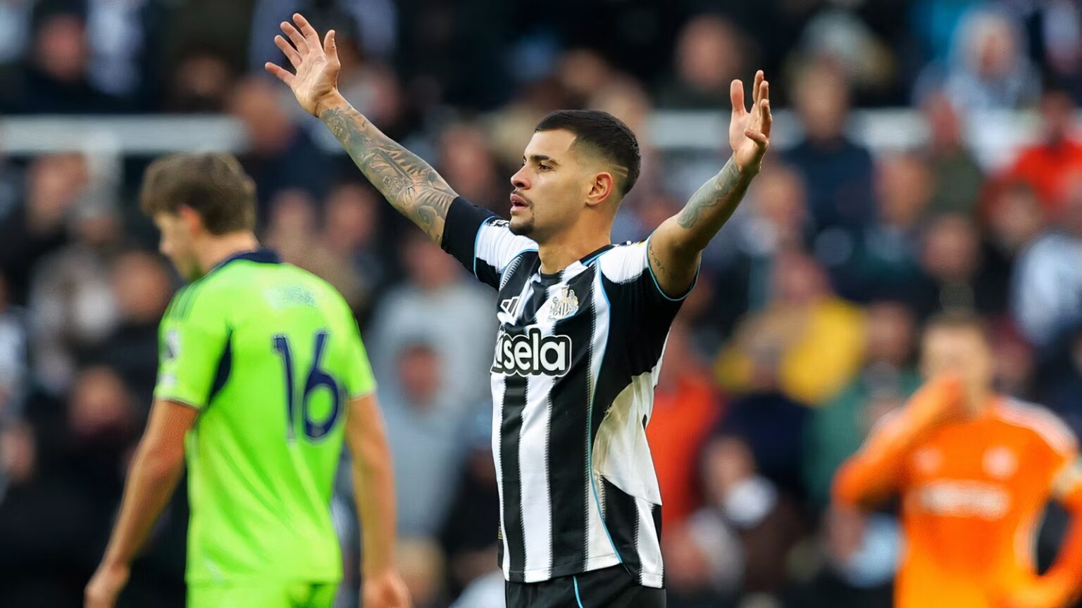 Newcastle have negotiated a new contract with Guimarães.