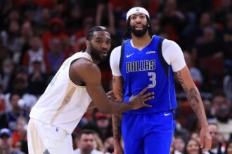 The Bulls have had internal discussions about trading Chicago native Anthony Davis, according to reports.