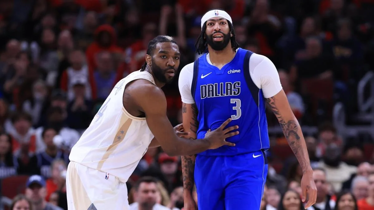 The Bulls have had internal discussions about trading Chicago native Anthony Davis, according to reports.