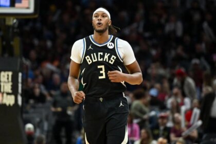 Giannis Antetokounmpo trade rumors: Bucks could blow up roster if star player leaves, reports say