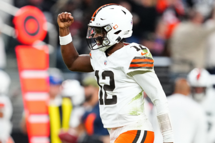 Shedua Sanders wins his first start in the NFL. Cowboys and Chiefs boost NFL playoff hopes