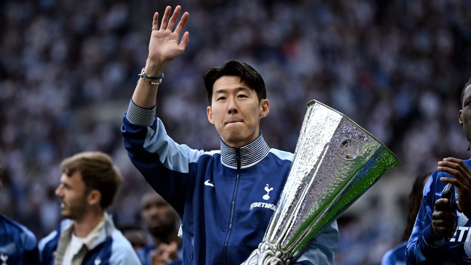 Spurs consider signing £40m Semenyo replacement