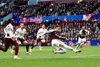 The 4/10 star had his worst game in an Arsenal shirt against Aston Villa