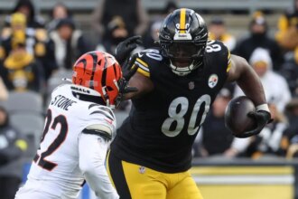 Best bets for Dolphins vs. Steelers, NBA, NHL for Monday, December 15th.