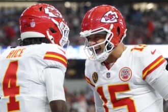 Best bets for Texans vs. Chiefs, NBA, NHL for Sunday, December 7th.