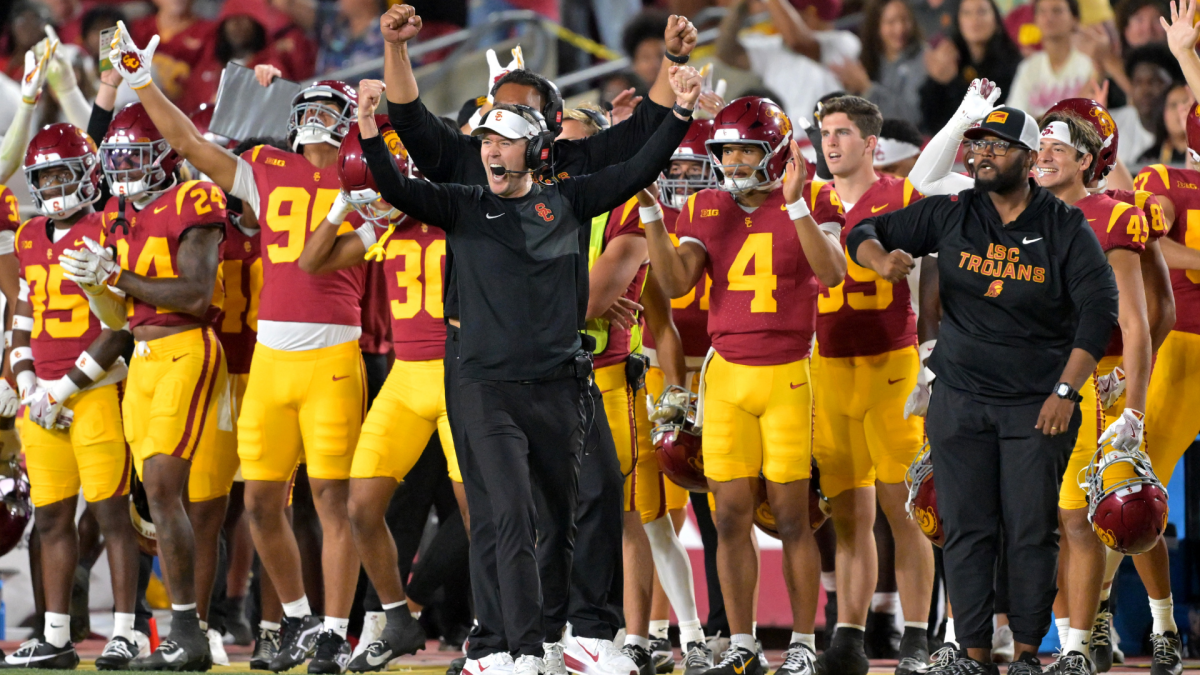 USC's first non-SEC team has the top recruiting class in the modern era. Giannis Antetokounmpo trade rumors are heating up