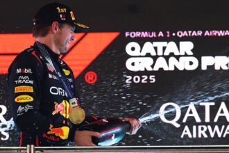 Verstappen wins Qatar GP, title fight moves to final round