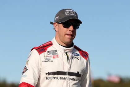 Brad Keselowski breaks leg in skiing accident
