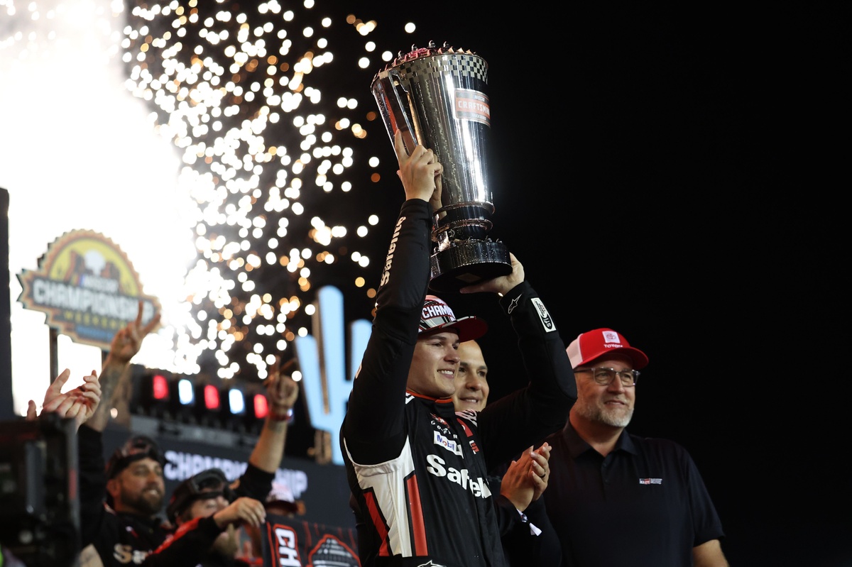 NASCAR's newest champion reacts to Hamlin's 'terrible' title loss